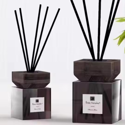 Nieuwe stijl lege vierkant aromatherapiefles met deksel