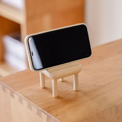 Leuke stoel mobiele standhouder, houten mini stoel telefoon dock wieg tablethouder