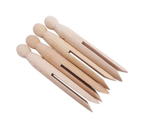 Ronde houten kledingstukken voor ambachten en wasgoed - ouderwetse traditionele erfgoed Dolly kledingstukken