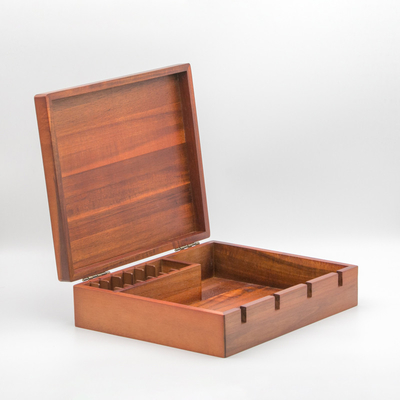 Houten schatkist met compartiment