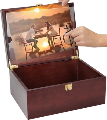 Op maat gemaakte grotere houten geheugenkistjes met scharnieren en een fotoraam in het deksel - houten cadeaubon