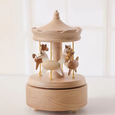 Hot selling houten carrousel muziekdoos kerst verjaardagscadeau voor kinderen Home Office decoraties met mechanische speelkracht