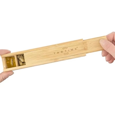 Houten medicijndoos draagbare doos Houten dagelijkse mini draagbare reismedicijndoos vitamine opslag