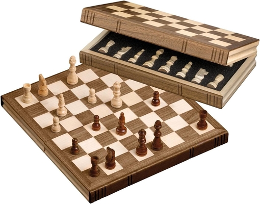 Premium houten bordspel met een draagbare houten behuizing en veilige opslag van stukken